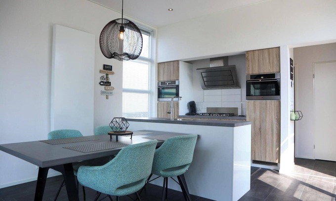 Hulshorst House | Chalet with 2 bedrooms and a terrace