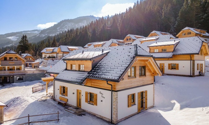 Donnersbachwald Ski Chalet | Chalet with covered terrace, sauna and spa bath