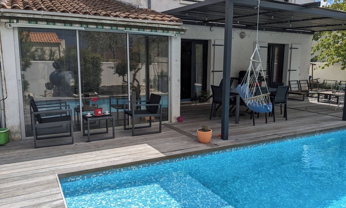 Perigny House | Chambre Avec vue sur la Piscine