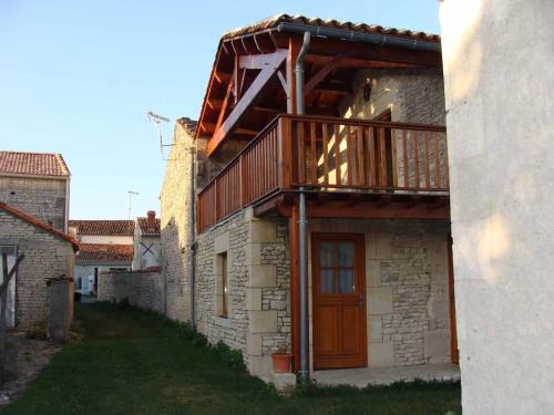 Blanzac les Matha Bed & Breakfast | Chambre d'hôte Au col de Cygne