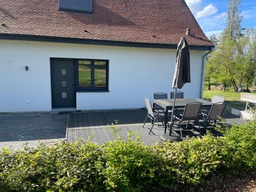 Toulon-sur-Allier Bed & Breakfast | Chambre indépendante