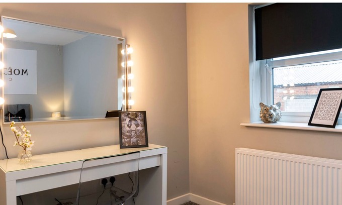 Darlington House | Champagne House - 4 Bed Property