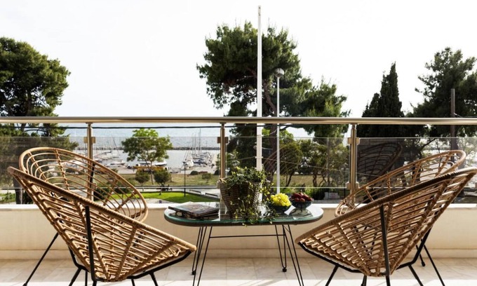 Kalamaria Apartment | Champagne Sea View Apartment by BiNoBi!