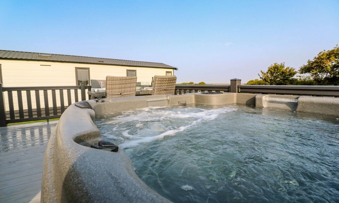 Truro Cottage | CHANTRY LODGE, pet friendly, with pool in Goonhavern