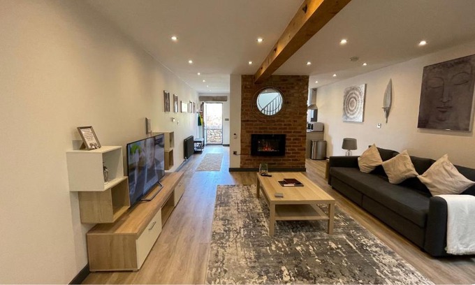 Wirksworth House | Chapel Row 2