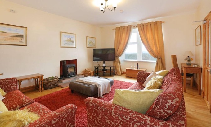 Castle Douglas Cottage | Chapelerne Farmhouse - a house that sleeps 10 guests in 4 bedrooms