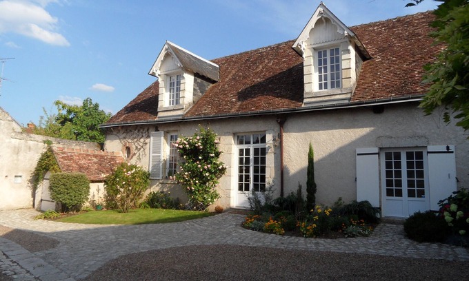 Huisseau-sur-Cosson Apartment | Character cottage rental in the Valley of the Loire castles