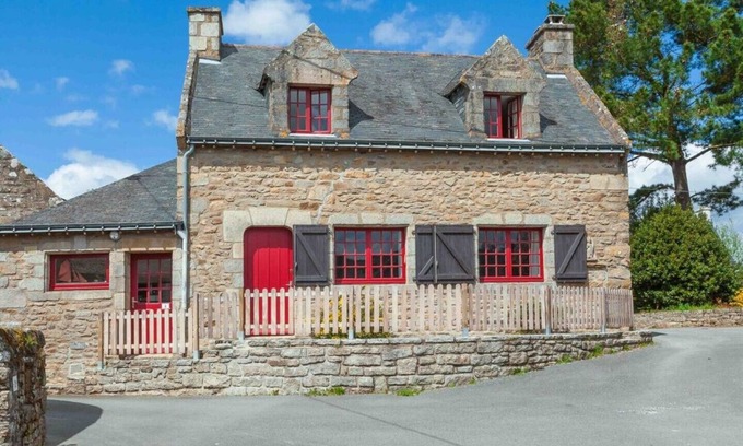 Arradon House | Character house with all comforts, large terrace with Gulf view. wifi