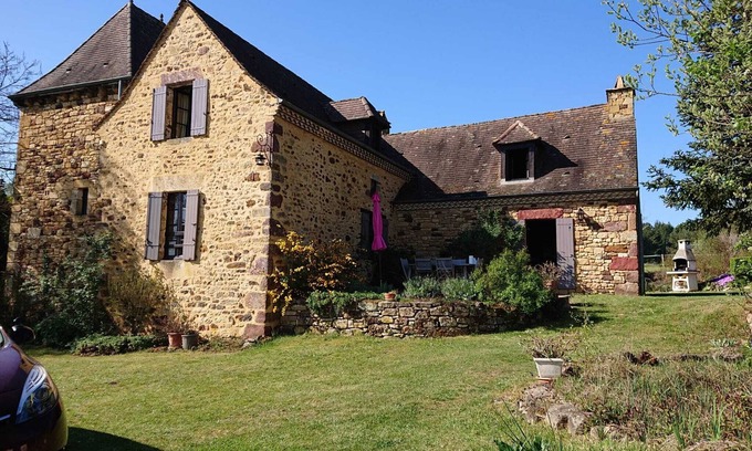 Doissat House | Character stone country house in a quiet location