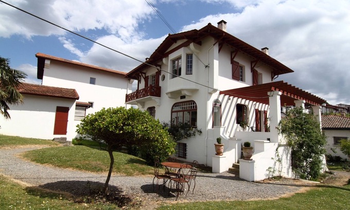 Saint-Jean-de-Luz Villa | character villa in exclusive area of ​St. Jean de Luz 300 m from the beach