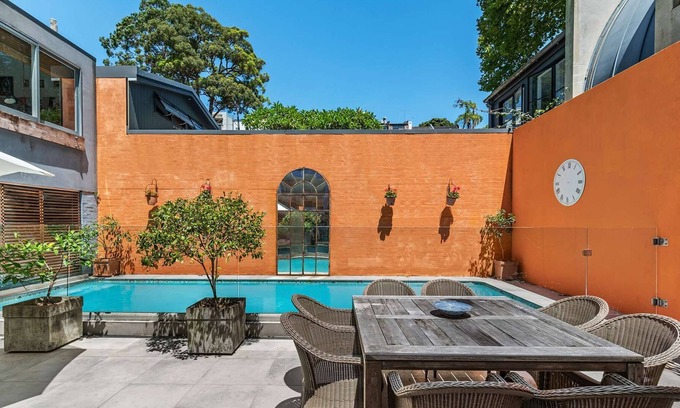 Paddington House | Characterful 4BR home w/ pool, full of artwork w/ galleries close by