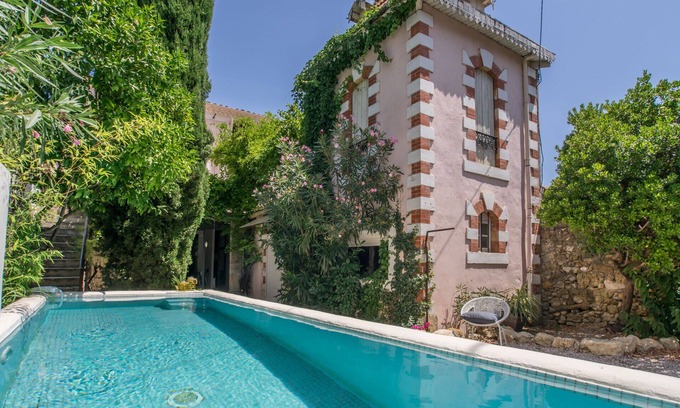 Roujan Villa | Characterful Vigneron centre Village close to vineyards Pezenas & beaches