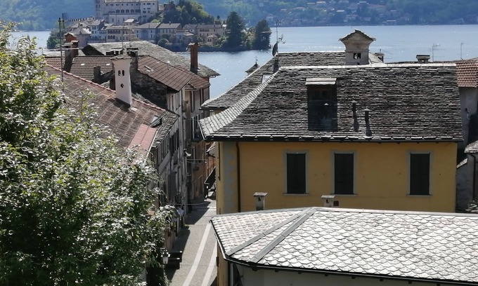 Orta San Giulio Apartment | Characteristic two-room apartment in the historic center