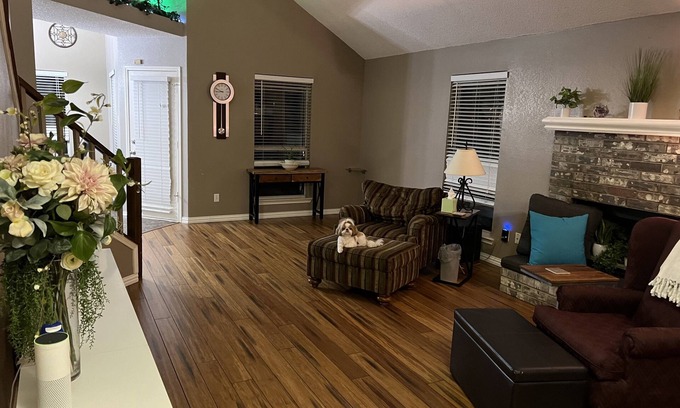 Fort Worth House | Charismatic Elegant Home