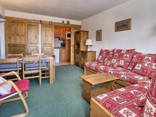 Meribel-Mottaret Apartment | Charmant 2 Pièces Méribel, Skis aux Pieds, WIFI, Animaux Admis - FR-1-182-135