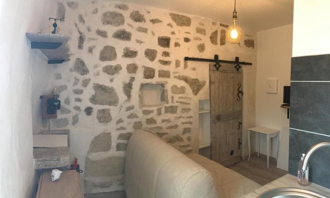 Capestang Apartment | CHARMANT STUDIO