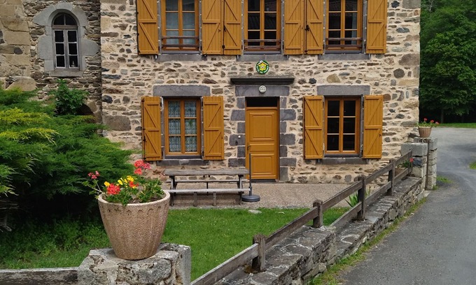 Saint-Didier-sur-Doulon Cottage | Charming Village Cottage with Courtyard, near Lavaudieu & Doulon Church