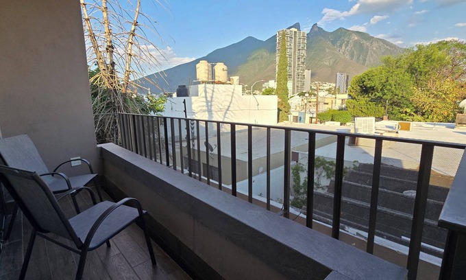 Monterrey Municipality Apartment | Charming 1-bedroom apartment in Monterrey with AC