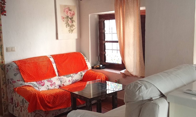 Albaicin Apartment | Charming 1-bedroom apartment with AC, WiFi in gorgeous Granada