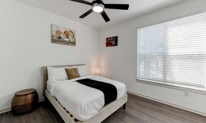 Travis Heights Apartment | Charming 1-bedroom apartment SOCO DTATX