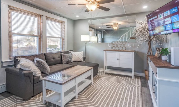 East Massapequa Apartment | Charming 1-bedroom duplex apartment with WiFi, AC in peaceful Massapequa