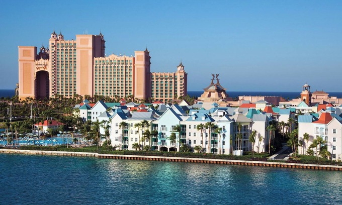 Paradise Island Resort | Charming 1-bedroom resort in beautiful Nassau with fitness room, AC