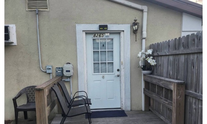 Port Matilda Apartment | Charming 1-bedroom apartment in enchanting Port Matilda with AC