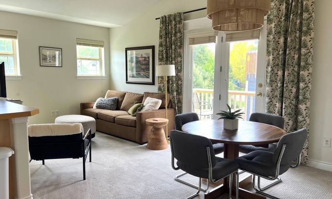 Erie House | Charming 1-BR carriage house in quiet neighborhood