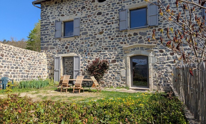 Arsac-en-Velay Cottage | Charming 18th Century Mansion with Garden & Modern Amenities near Puy-en-Velay