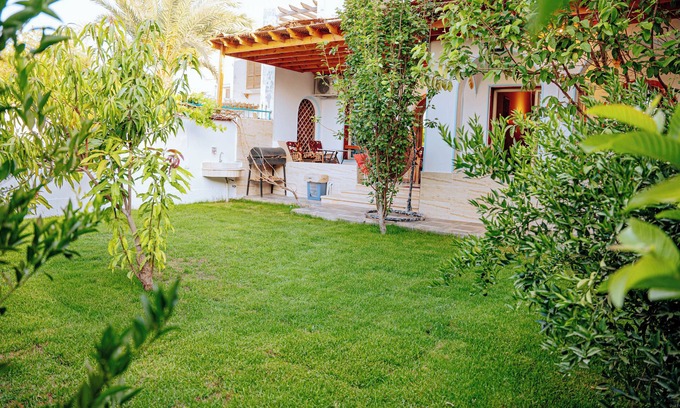 Yusuf as-Sidiq Villa | Charming 2-bedroom villa with AC, WiFi in lovely Youssef Al Siddik