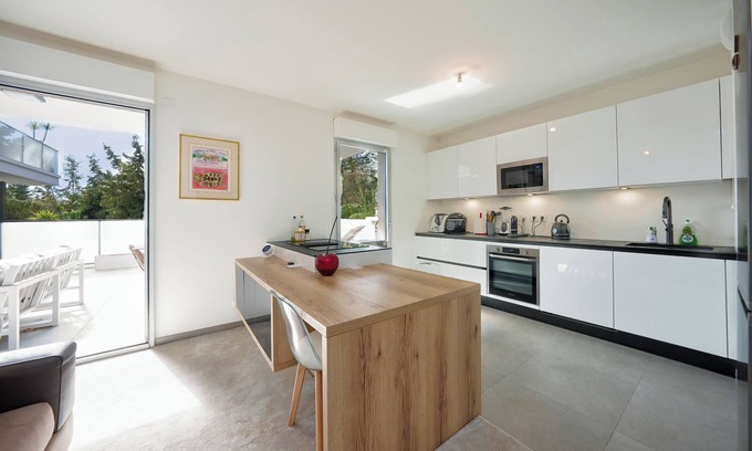 Les Baraques Apartment | Charming 2-bedroom apartment with WiFi, AC in serene Mougins