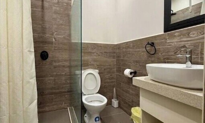 West Coast Apartment | Charming 2-bedroom apartment with WiFi, AC in wonderful Rowans