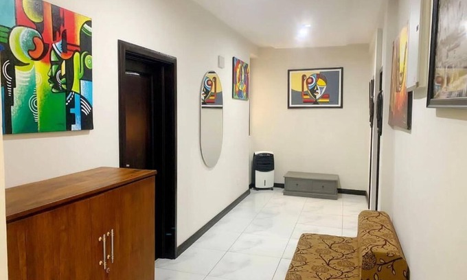 Accra Apartment | Charming 2-bedroom apartment with WiFi and AC in vibrant Accra
