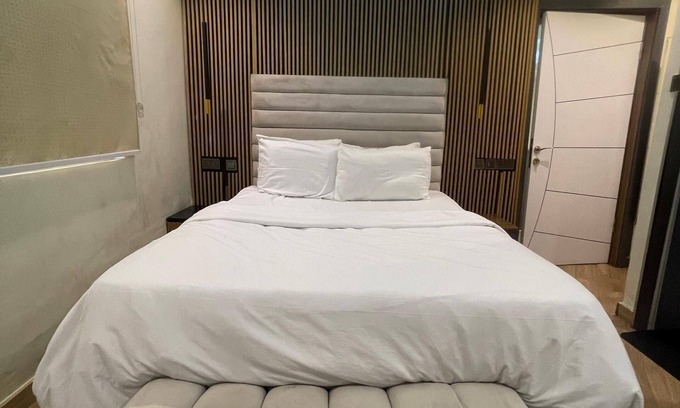 Wuse 2 Apartment | Charming 2-bedroom apartment with AC, WiFi in British town wuse 2 Abuja.