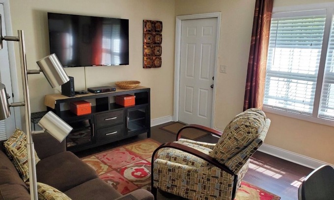 Southwest Coconut Grove Apartment | Charming 2-bedroom apartment with WiFi, AC in beautiful Miami