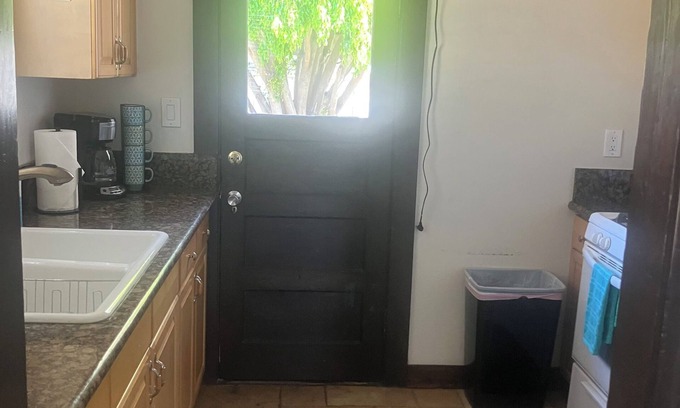 Corridor House | Charming 2-bedroom cottage in San Diego with AC, WiFi