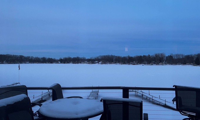 Coldwater House | Charming 2-bedroom house on Lake Lavine