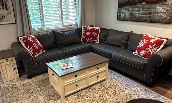 Stratton Mountain Condo | Charming 2-bedroom Stratton Mountain Condo with shuttle service