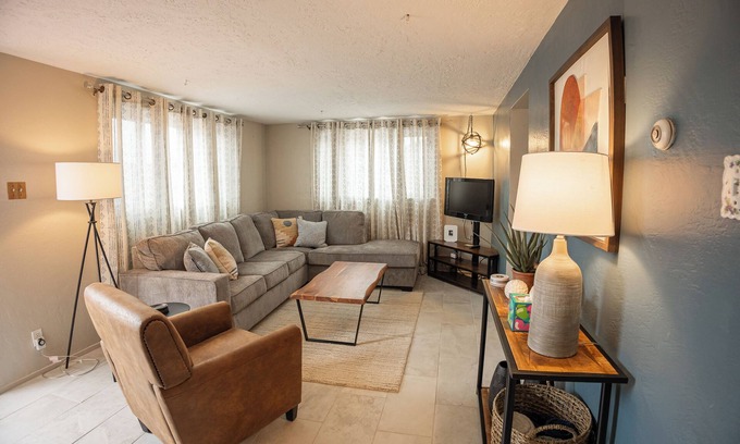 Northeast Heights House | Charming 2-bedroom casita with WiFi, AC in fabulous Albuquerque, New Mexico