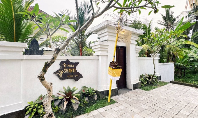 Petulu Villa | Charming 2-bedroom villa with WiFi, AC in Ubud, Bali