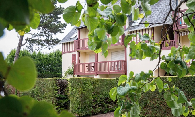 Benerville-sur-Mer Apartment | Charming 2-room apartment, sea, beach, not overlooked