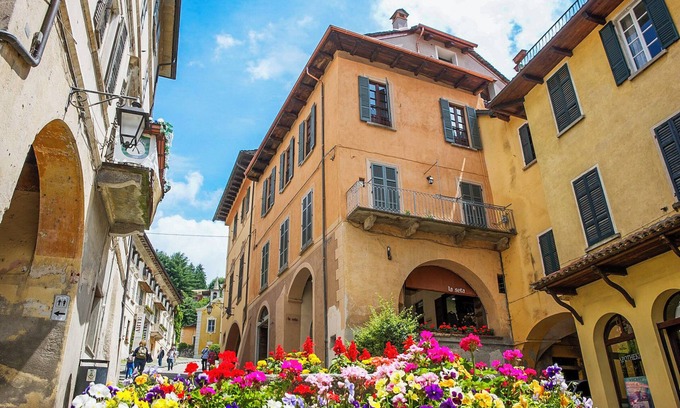 Orta San Giulio Apartment | Charming 2½-room apartment in the heart of the magical old town of Orta San Giulio