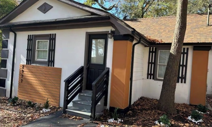 Church Street Apartment | Charming 2BR Apartment – 10 Mins from ATL Airport, Perfect for Long-Term Stays!