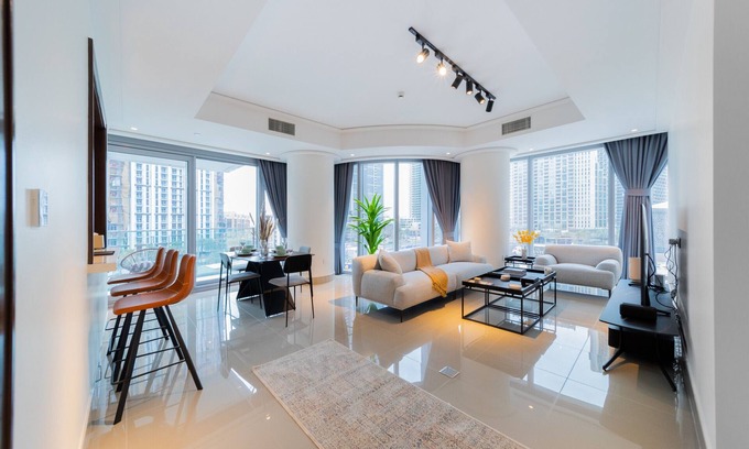 Downtown Dubai Apartment | Charming 2BR Apt at Opera Grand