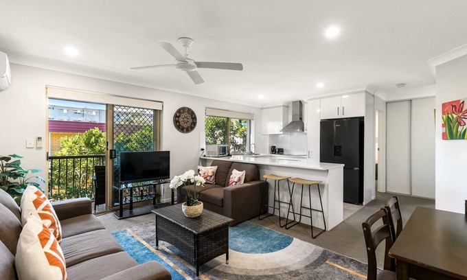 Nundah Apartment | Charming 3-bed Apartment near Local Shops