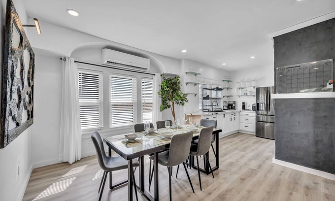 Cleveland House | Charming 3-bedroom in Cleveland Heights