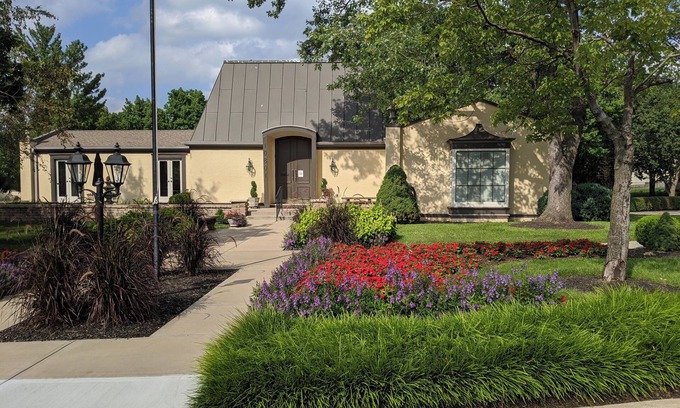 Overland Park House | Charming 3 Bedroom Townhome with 2 Car Garage