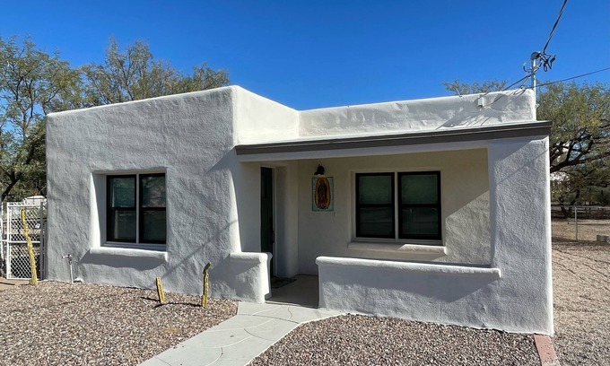 Downtown Tucson House | Charming 3 bedroom Casita in Downtown Tucson-Perfect for Your Getaway!