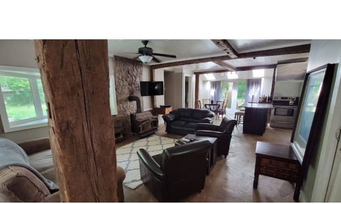 Jordan Cabin | Charming 3 bedroom cottage on Niagara Escarpment