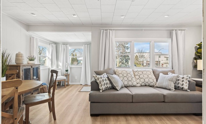 West Allis House | Charming 3-bedroom house in enjoyable West Allis with WiFi, AC